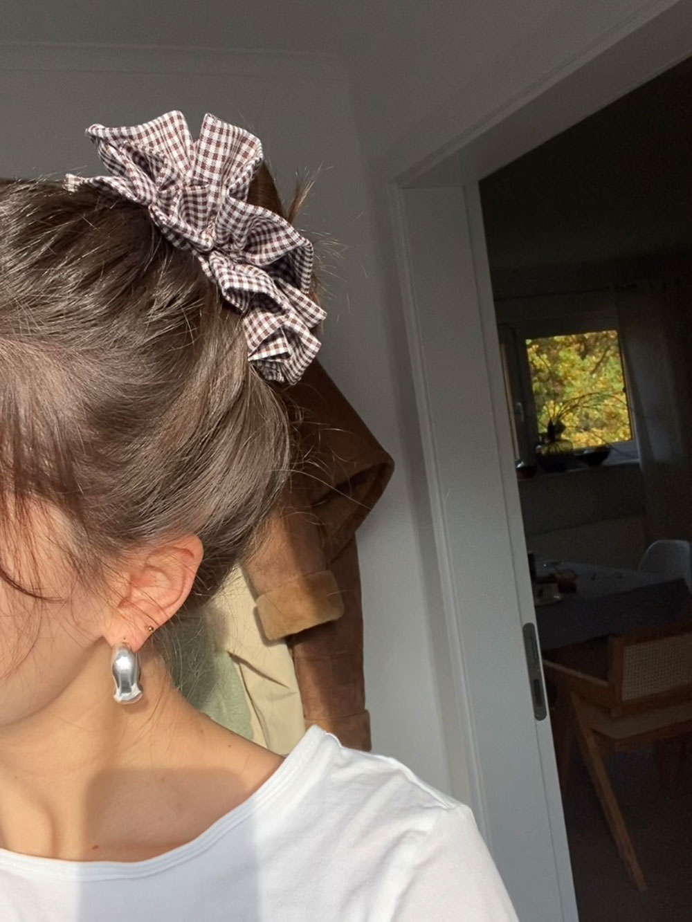 Checked scrunchie with ruffles – Bild 2