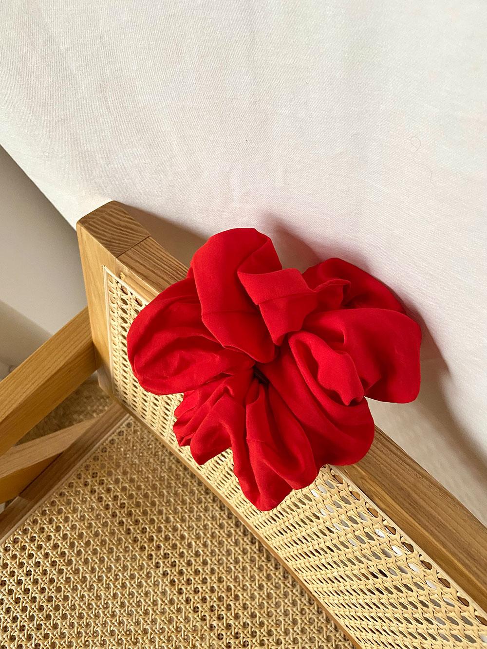 Rotes Scrunchie "massive"