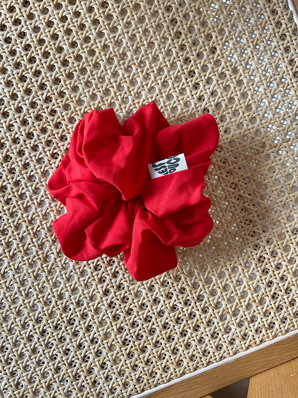 Rotes Scrunchie "massive" – Bild 5