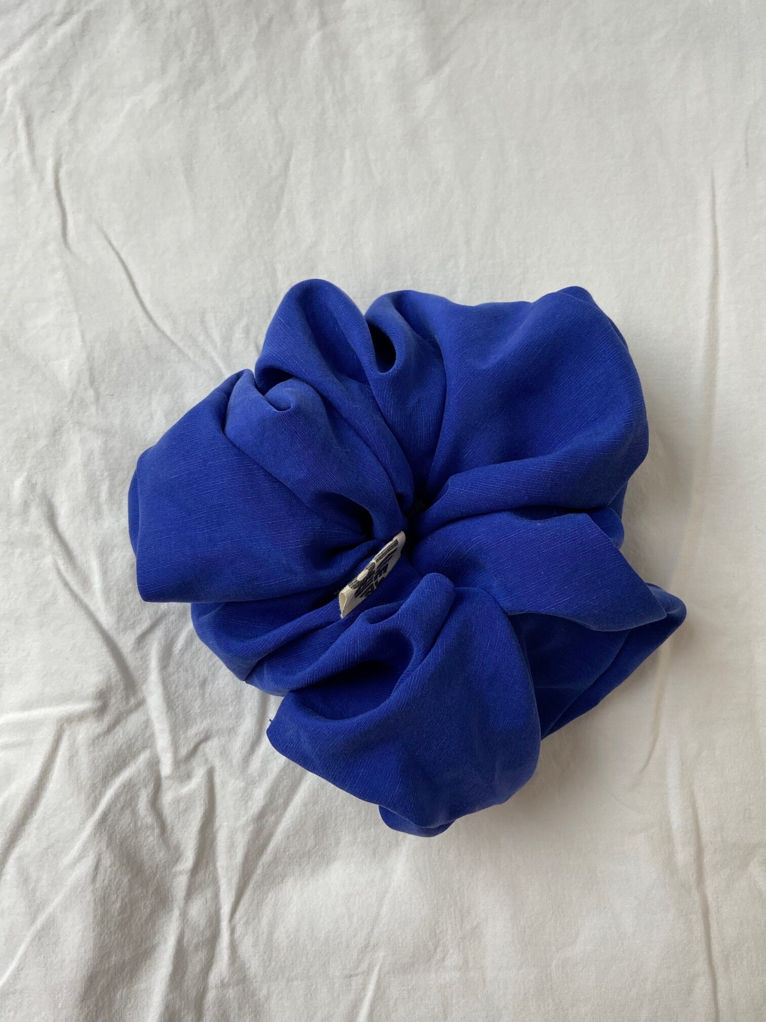 Royal blue solid scrunchie – Bild 2