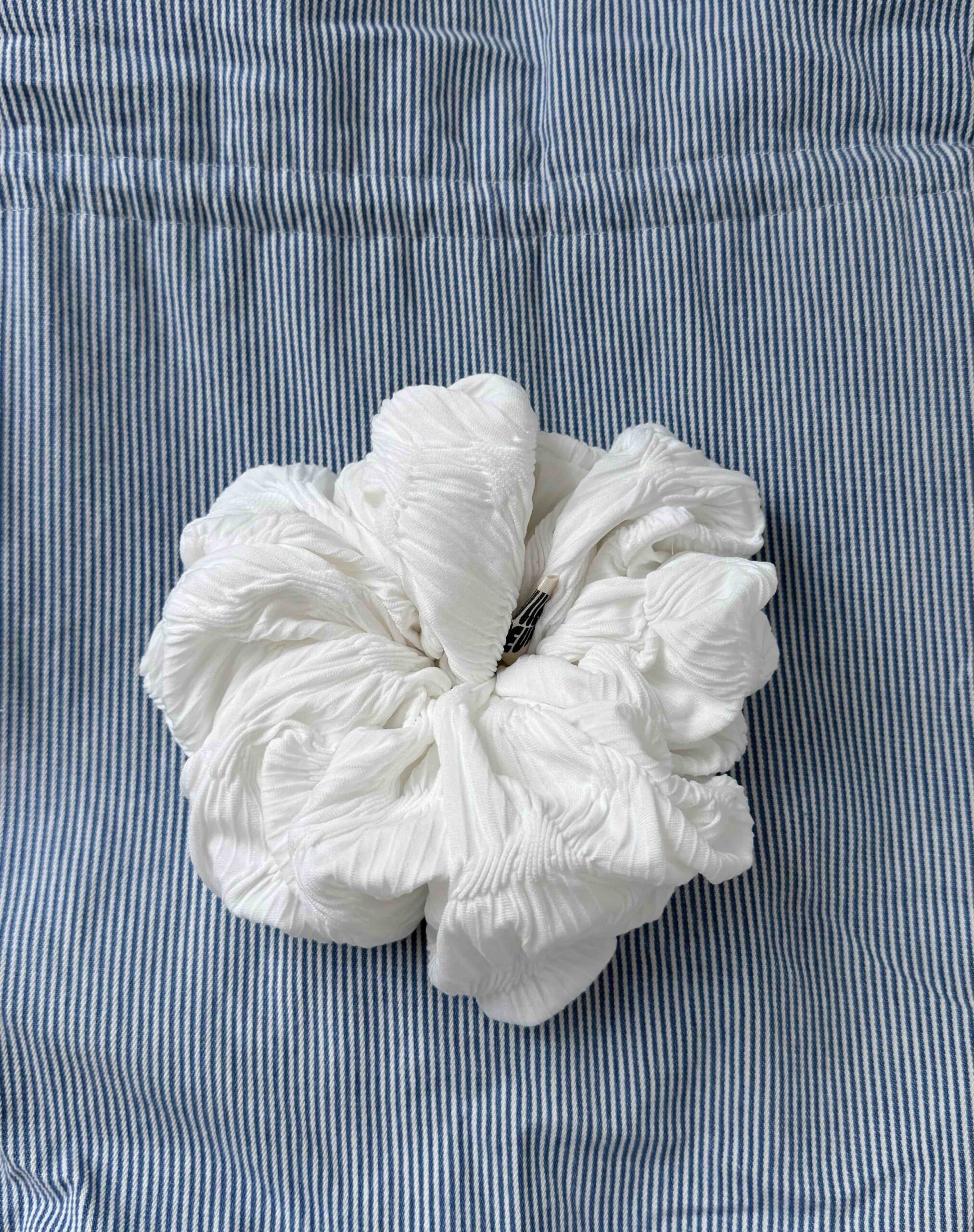 Swan massive Scrunchie – Bild 2